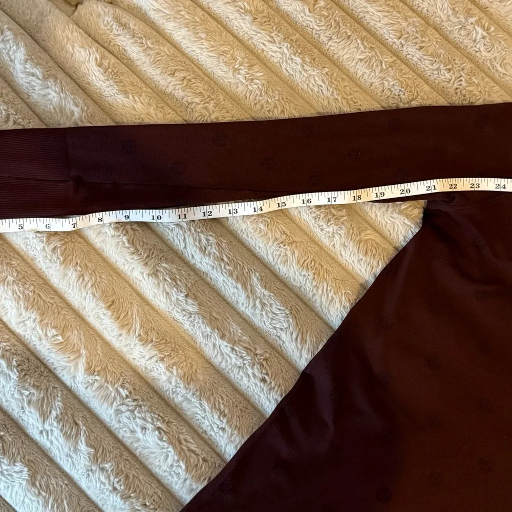 Lululemon Burgundy Logo-Print Long Sleeve Top – Size 6 - Picture 6 of 6